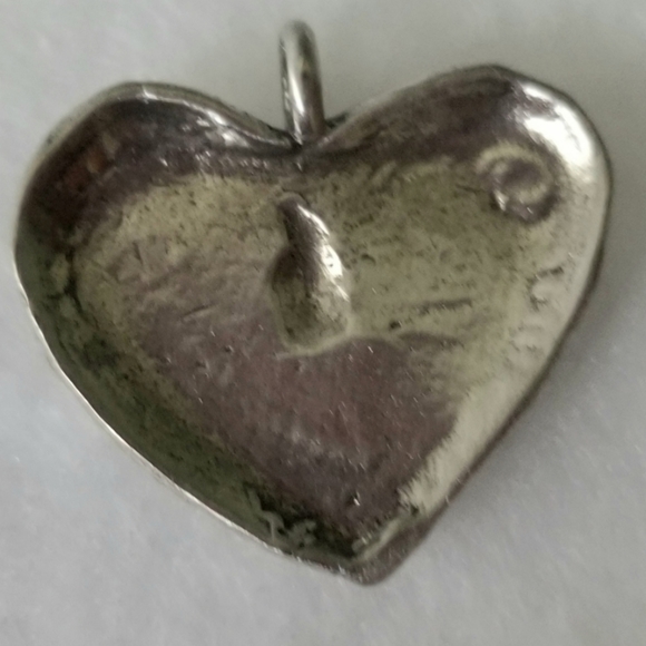 Handcrafted pewter ltd heart bear charm - Picture 2 of 4